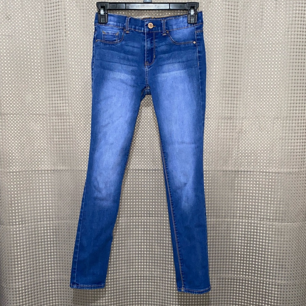 Size 0 Jordache skinny jeans.